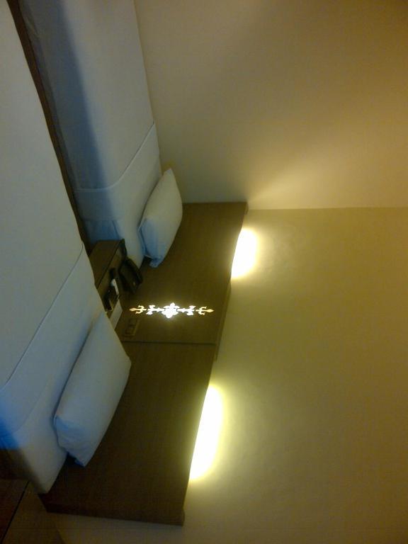 Amans Hotel Ambon Room photo